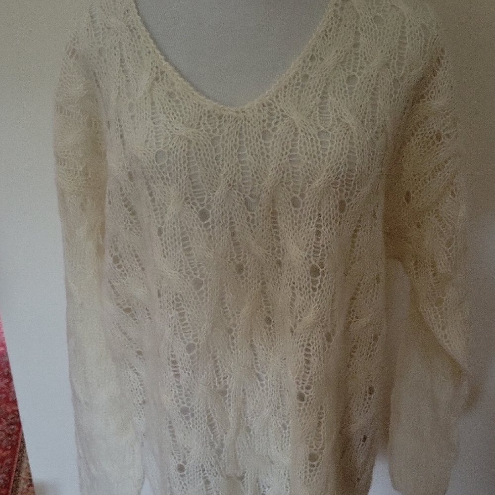 Chic Cream V-Neck Sweater